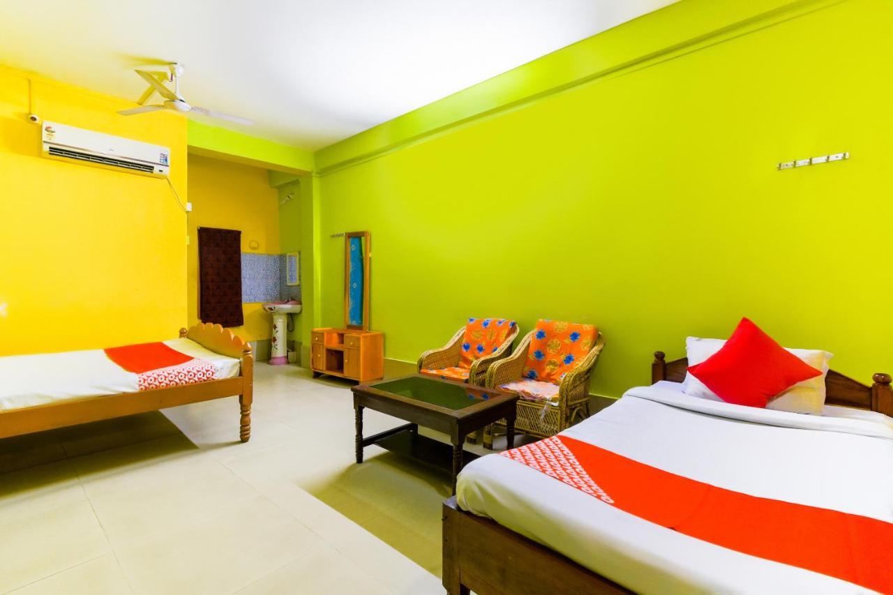 Oyo 70566 Hotel Aalo Along Екстер'єр фото